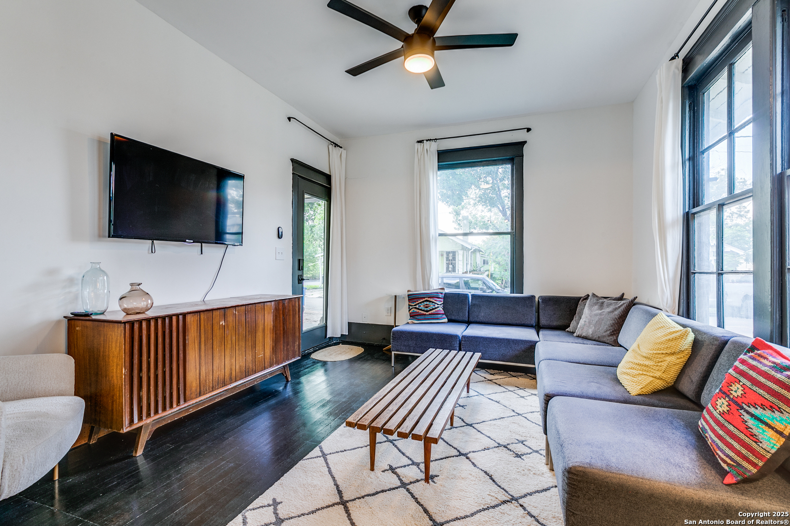 137 PANAMA AVE
