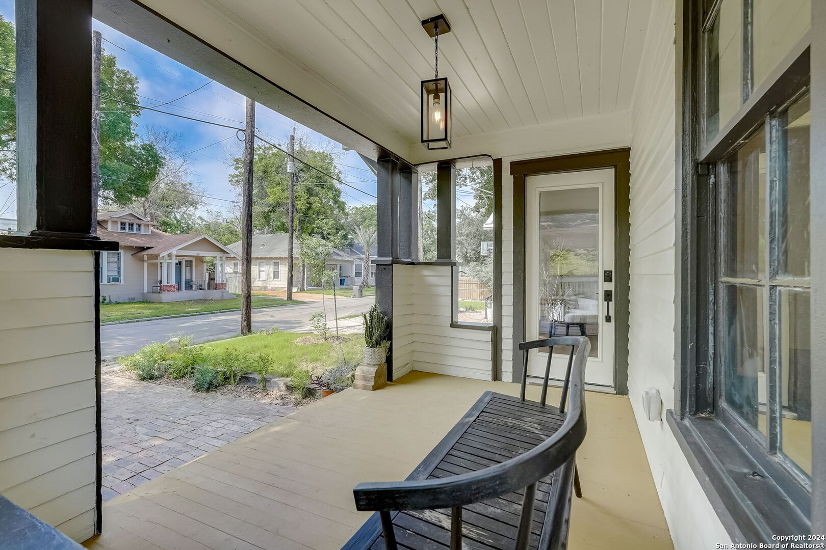 137 PANAMA AVE