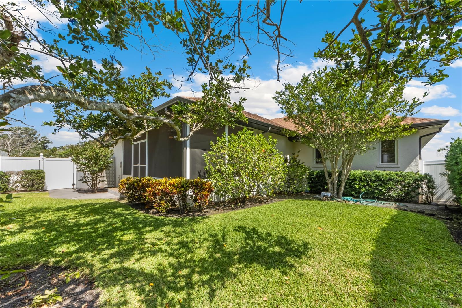 2305 RIVERVIEW BLVD