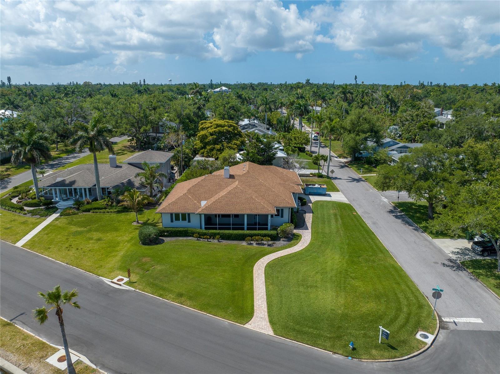 2305 RIVERVIEW BLVD
