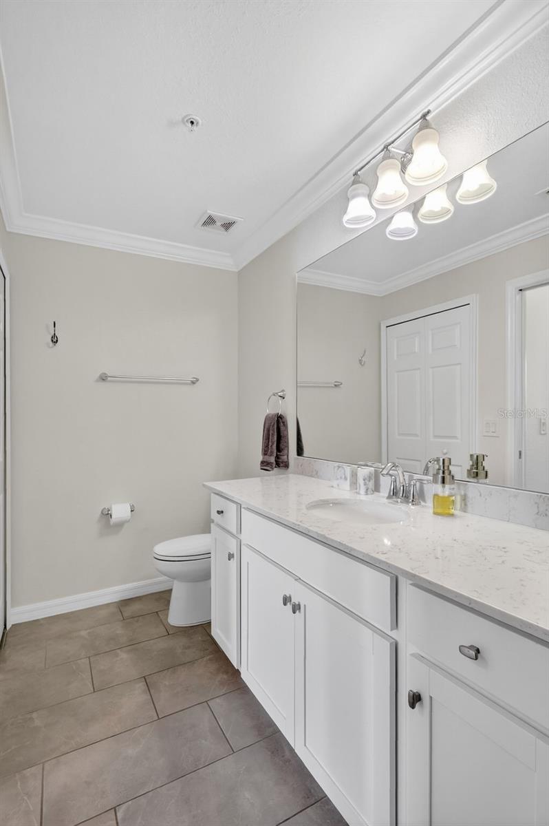 17810 GAWTHROP DR #305