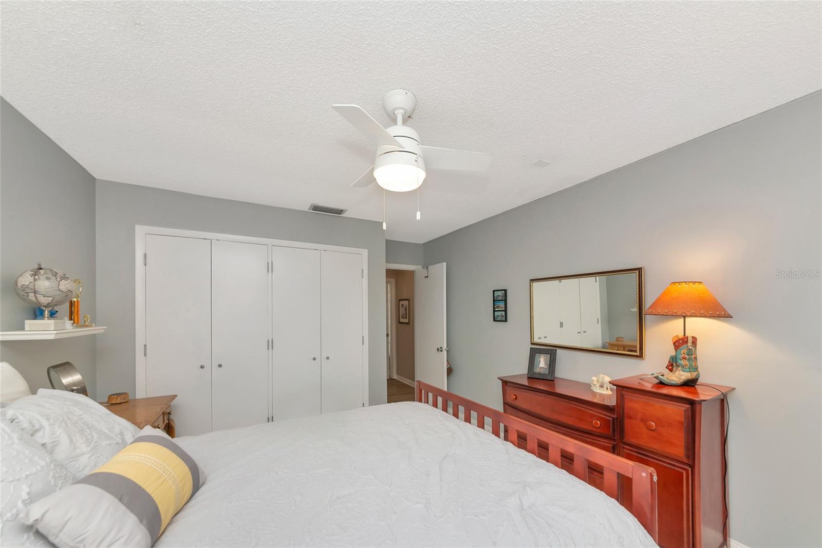 1403 VIOLA DR