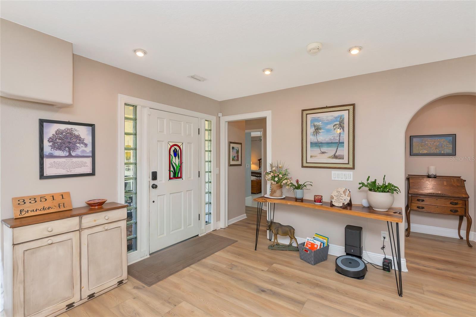 1403 VIOLA DR
