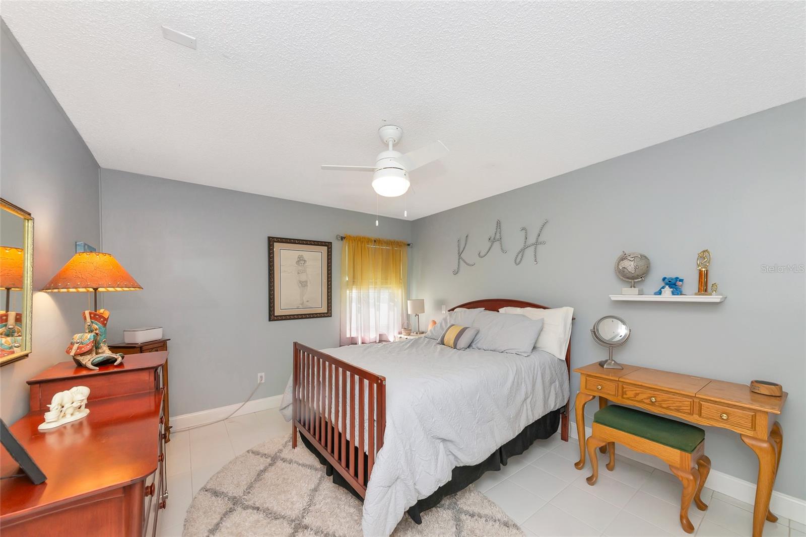 1403 VIOLA DR