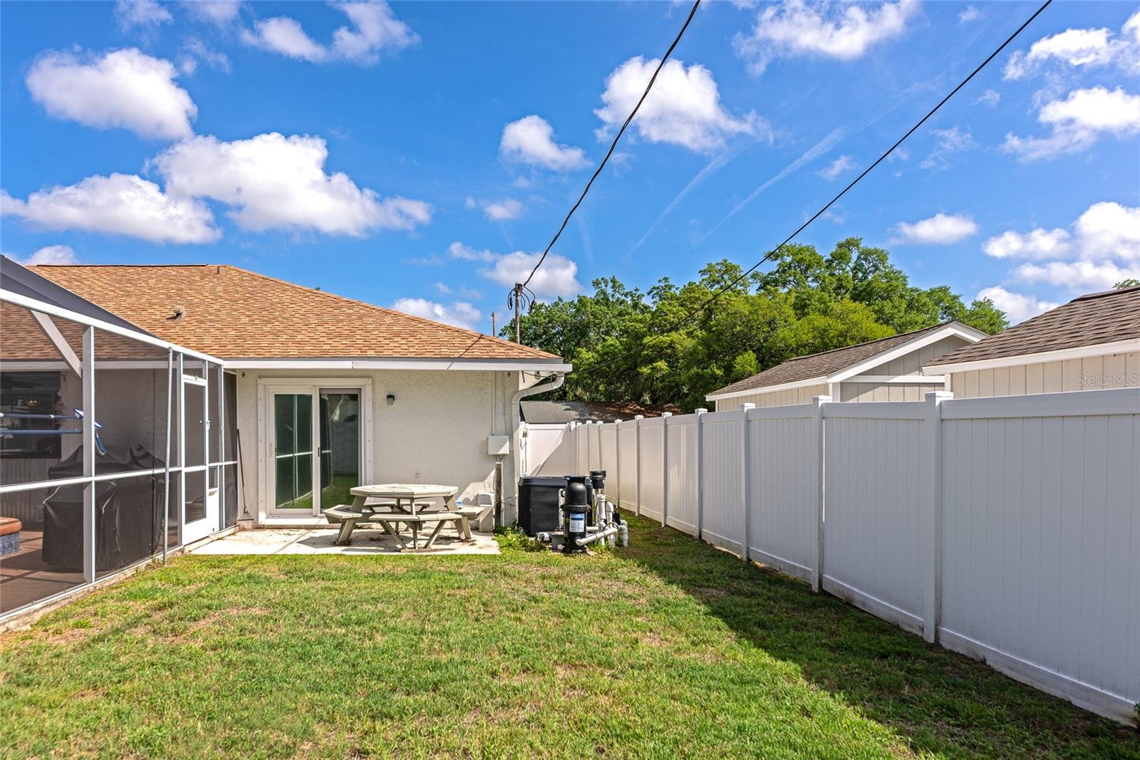 1403 VIOLA DR