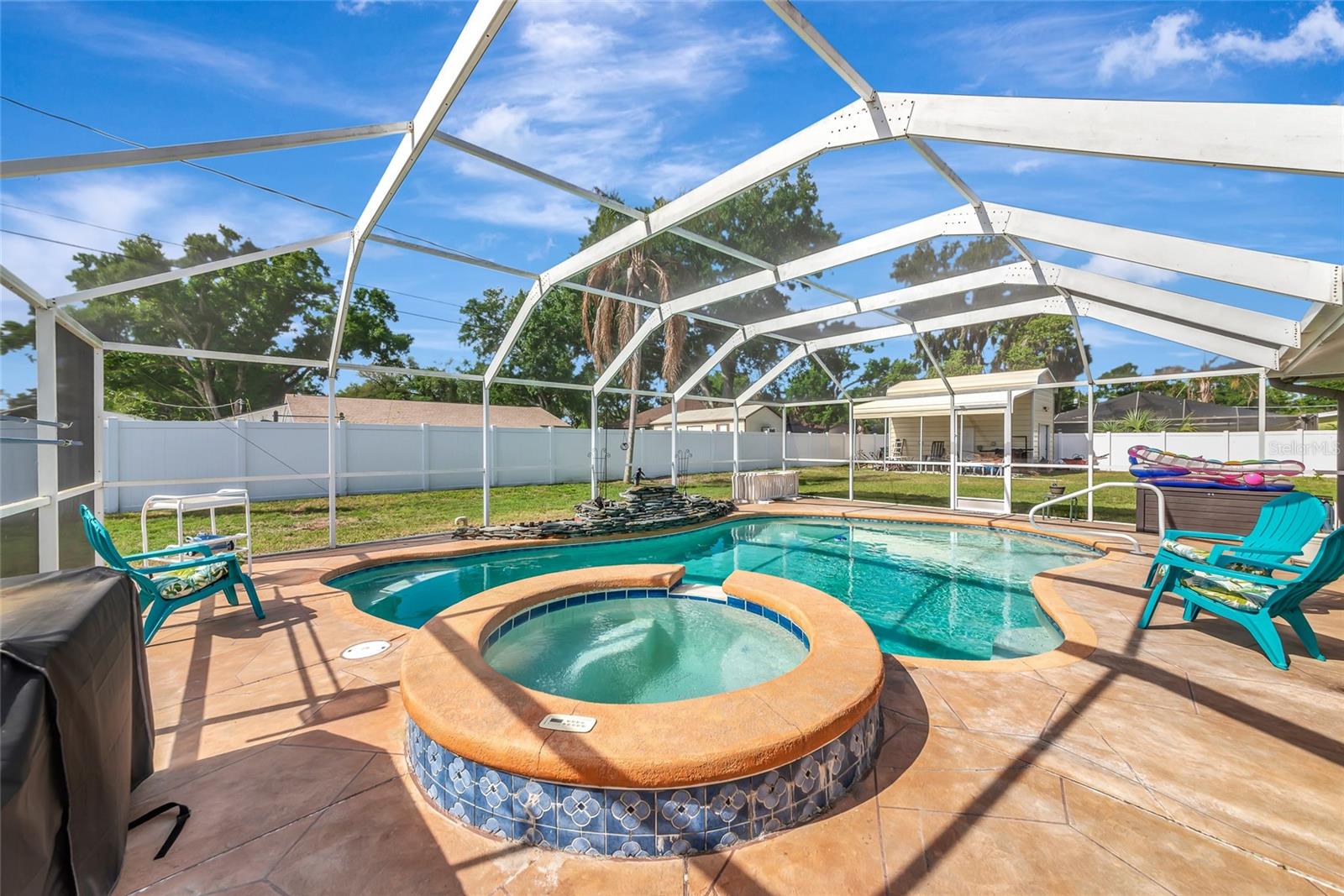 1403 VIOLA DR