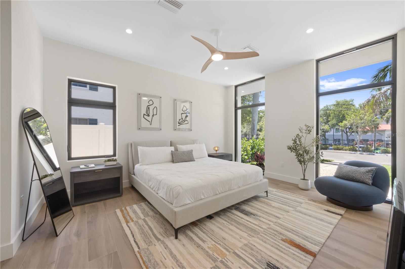 1544 3RD AVE W