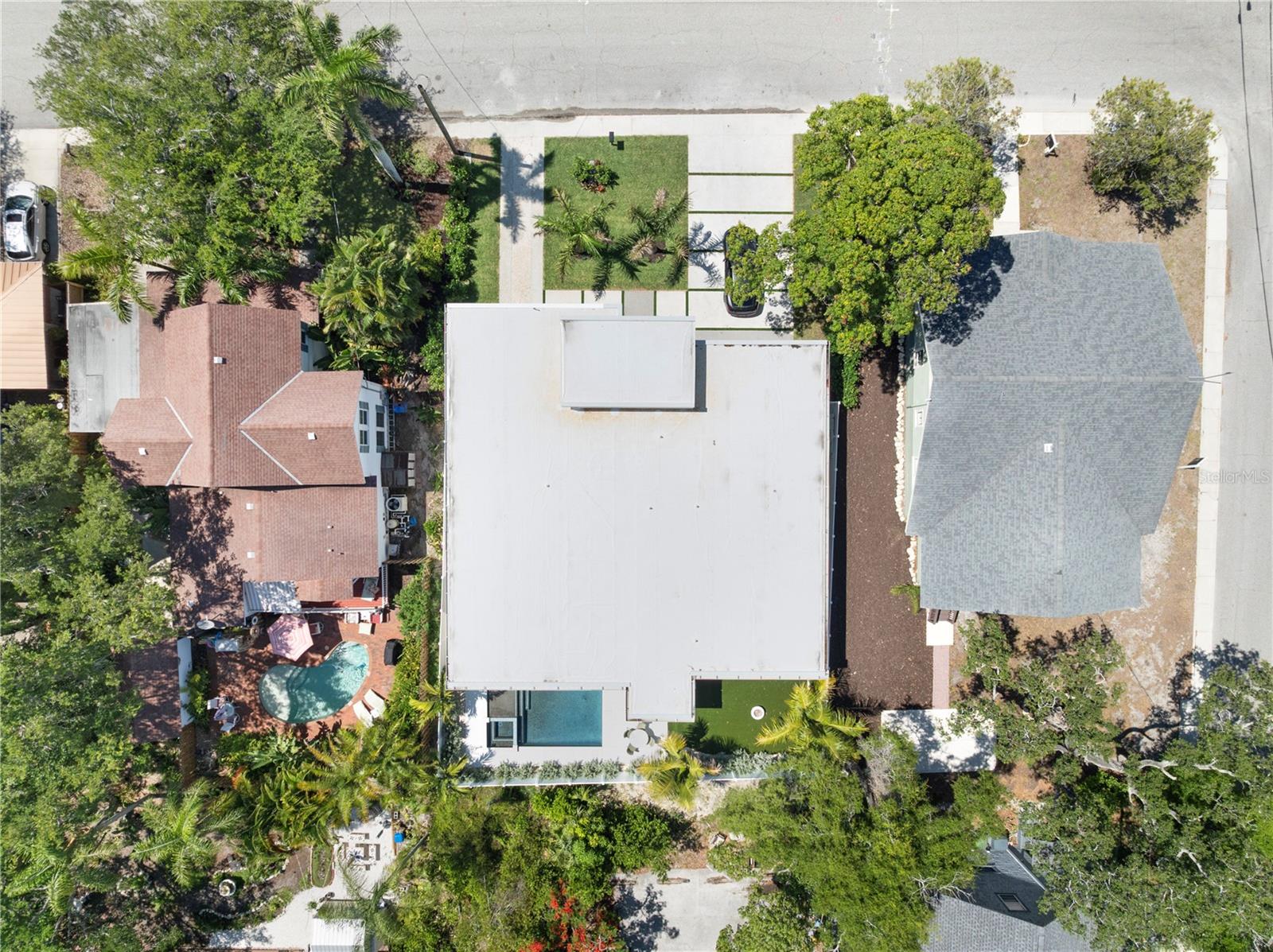 1544 3RD AVE W