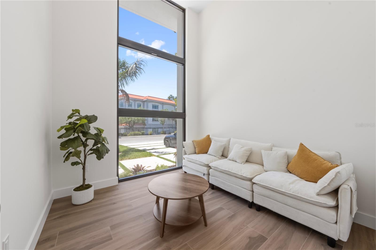 1544 3RD AVE W