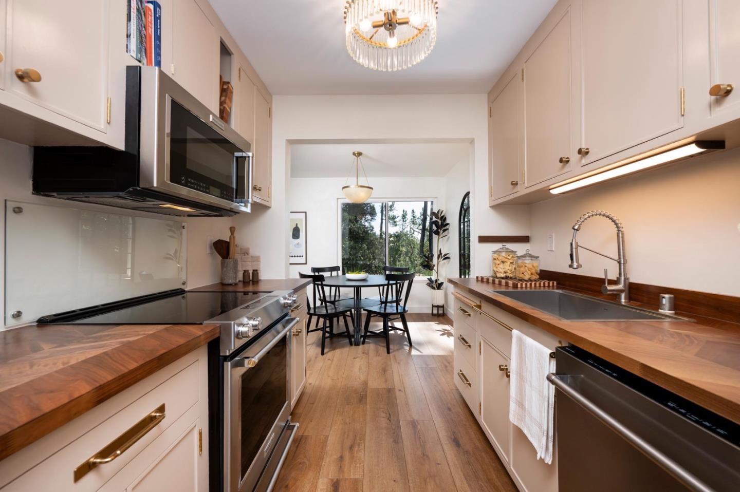 3323 La Mesa Drive 2