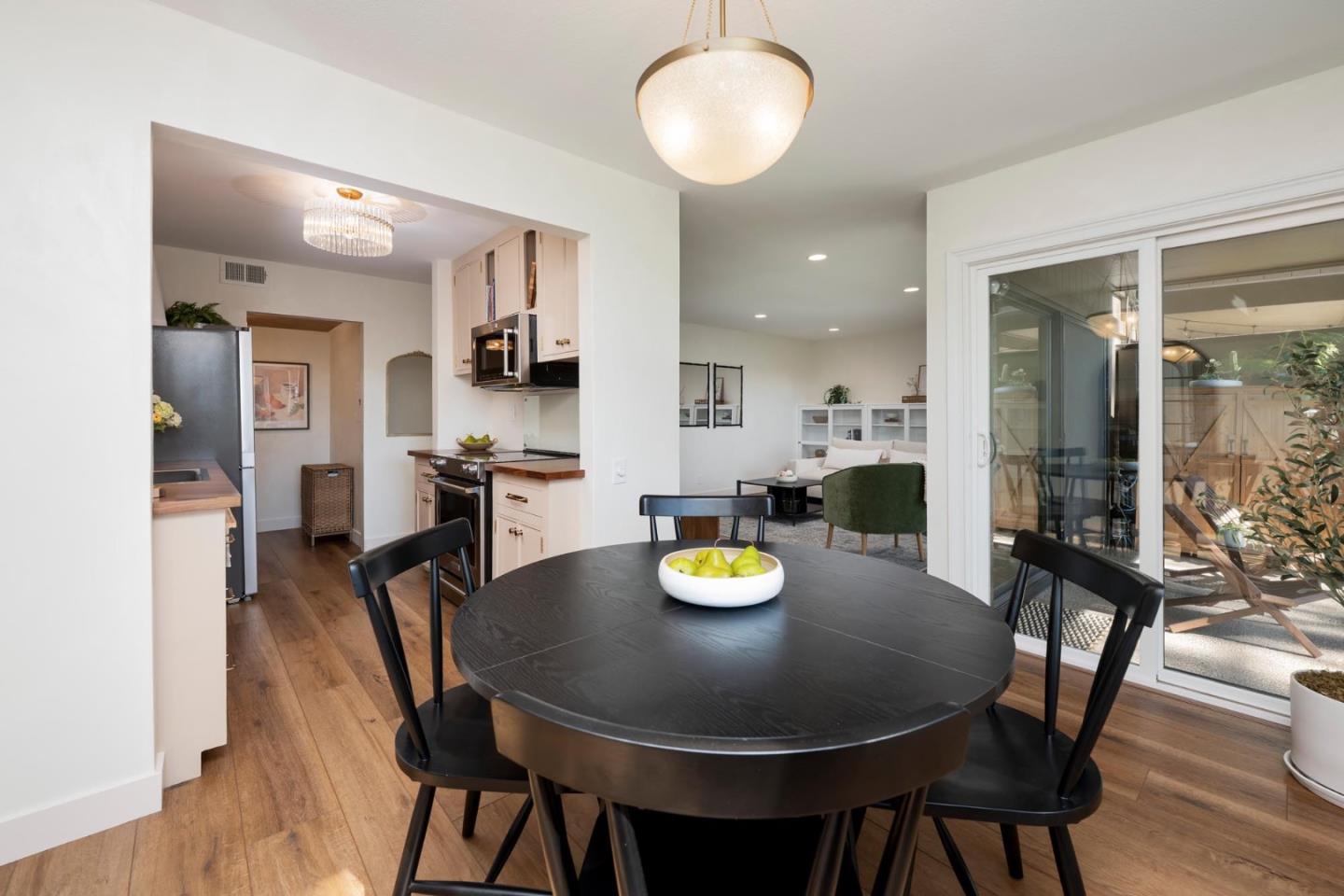 3323 La Mesa Drive 2