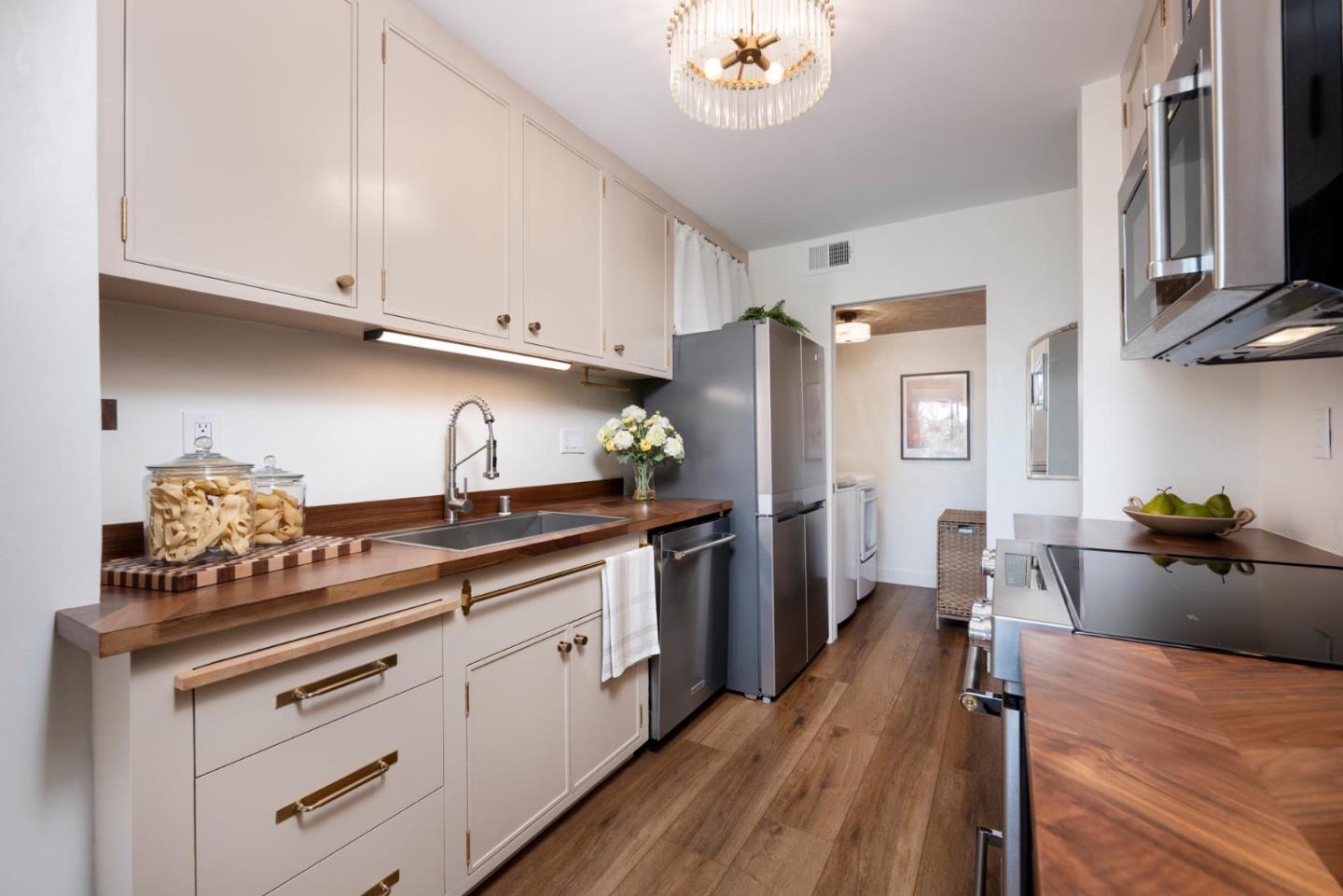 3323 La Mesa Drive 2