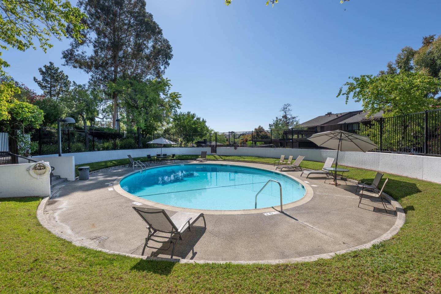 3323 La Mesa Drive 2