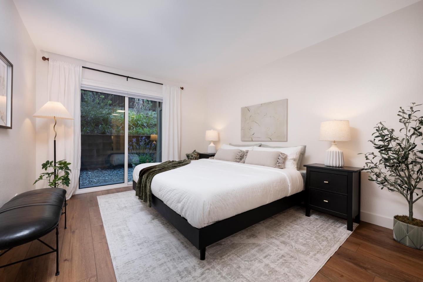 3323 La Mesa Drive 2