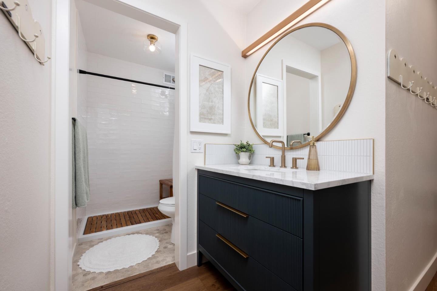 3323 La Mesa Drive 2