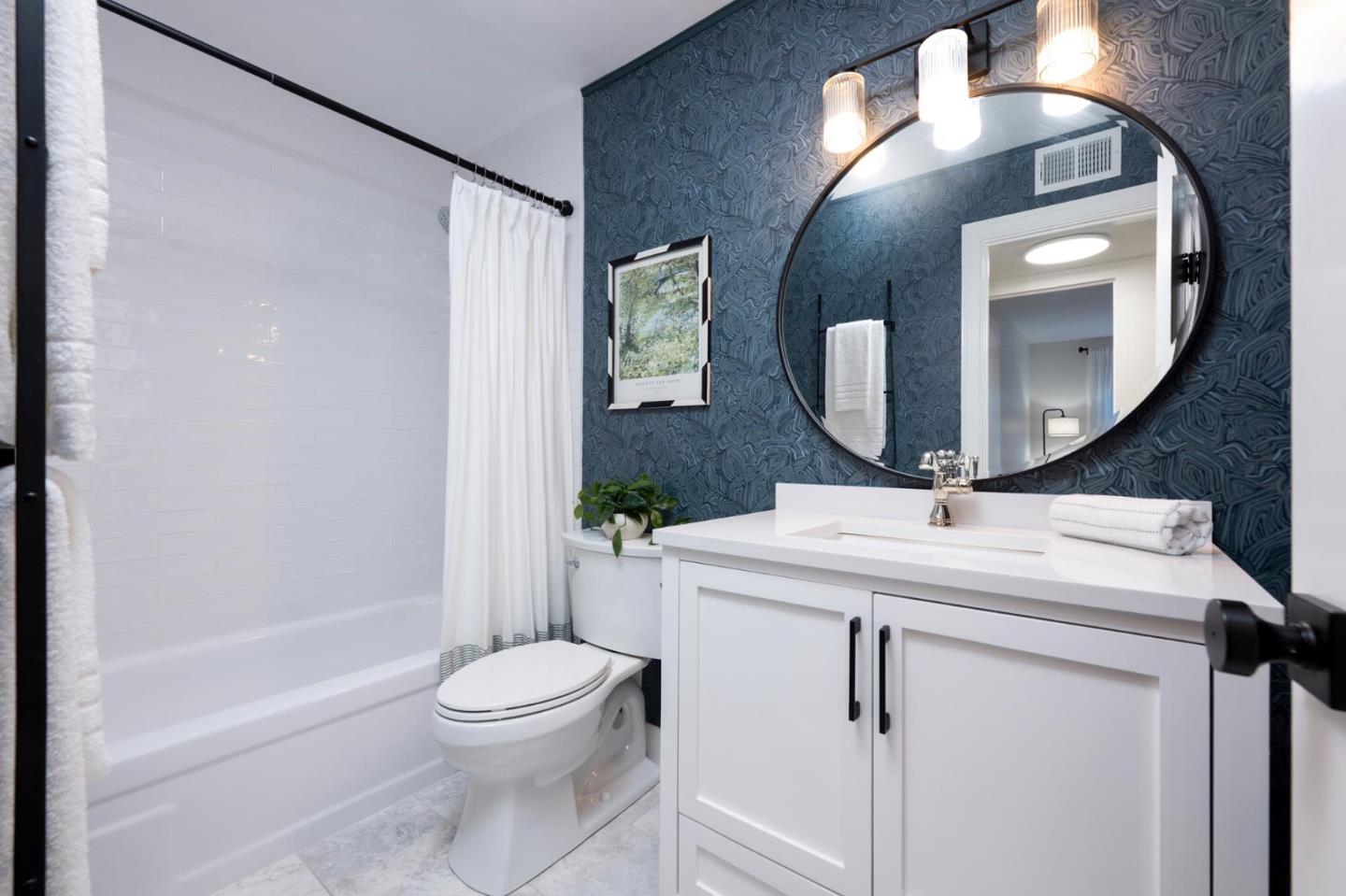 3323 La Mesa Drive 2