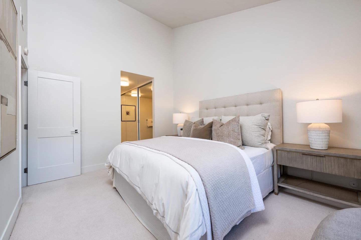 3374 La Mesa DR 15