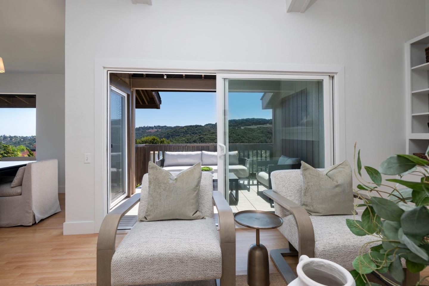 3374 La Mesa DR 15