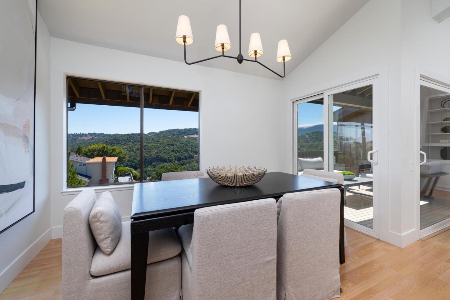 3374 La Mesa DR 15