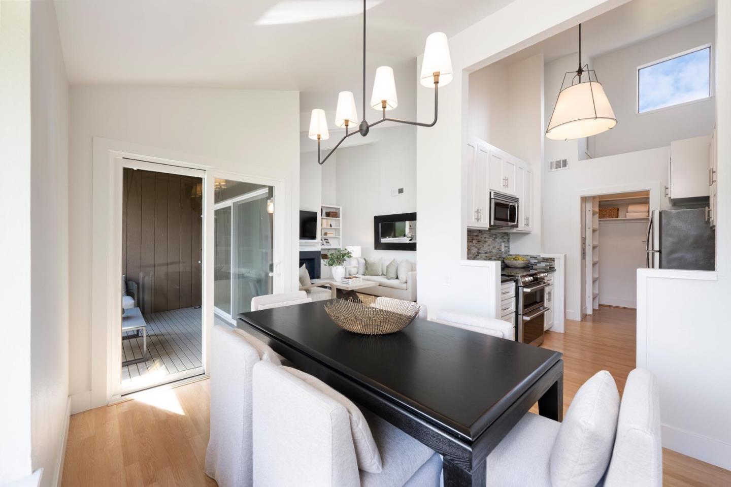 3374 La Mesa DR 15