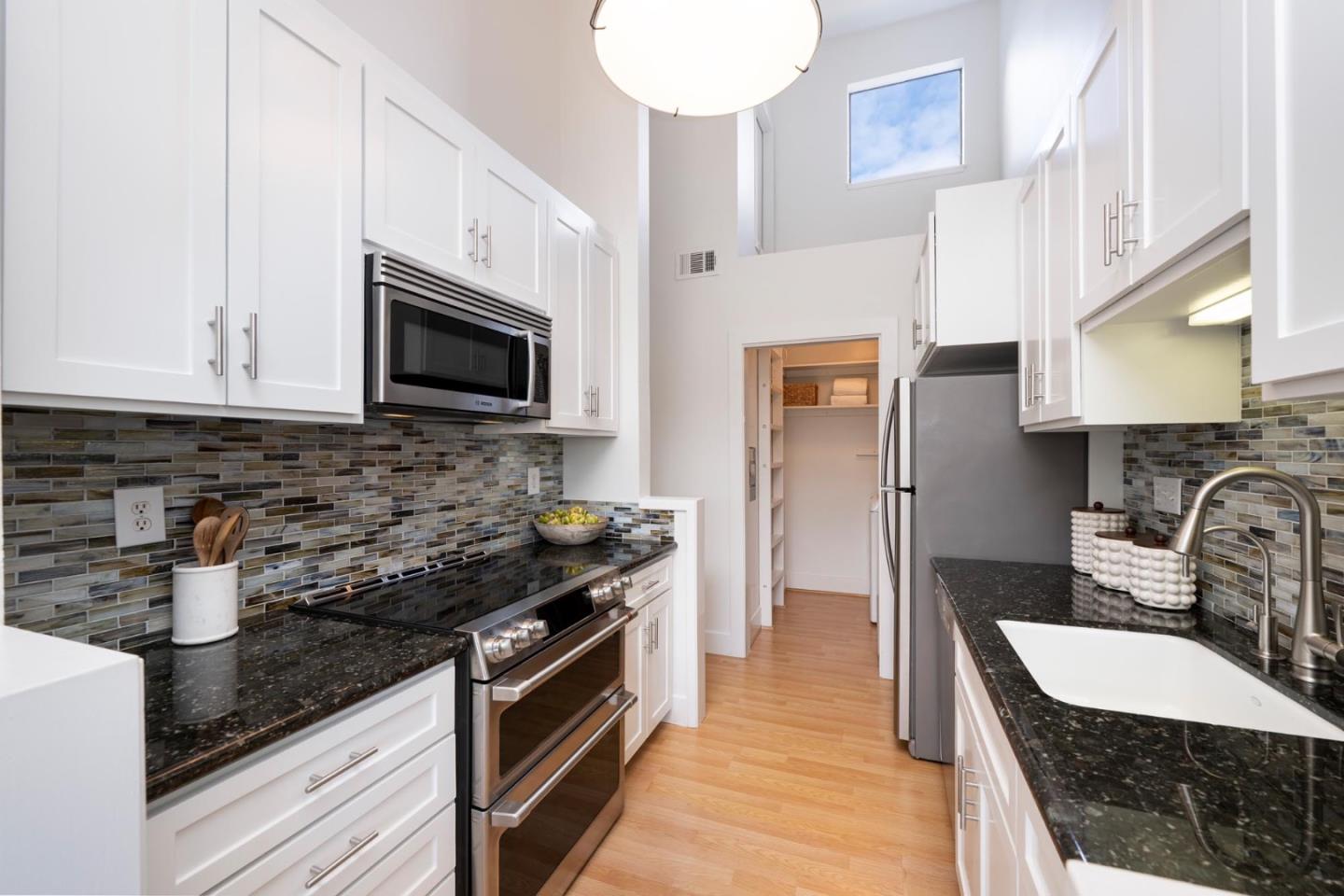 3374 La Mesa DR 15