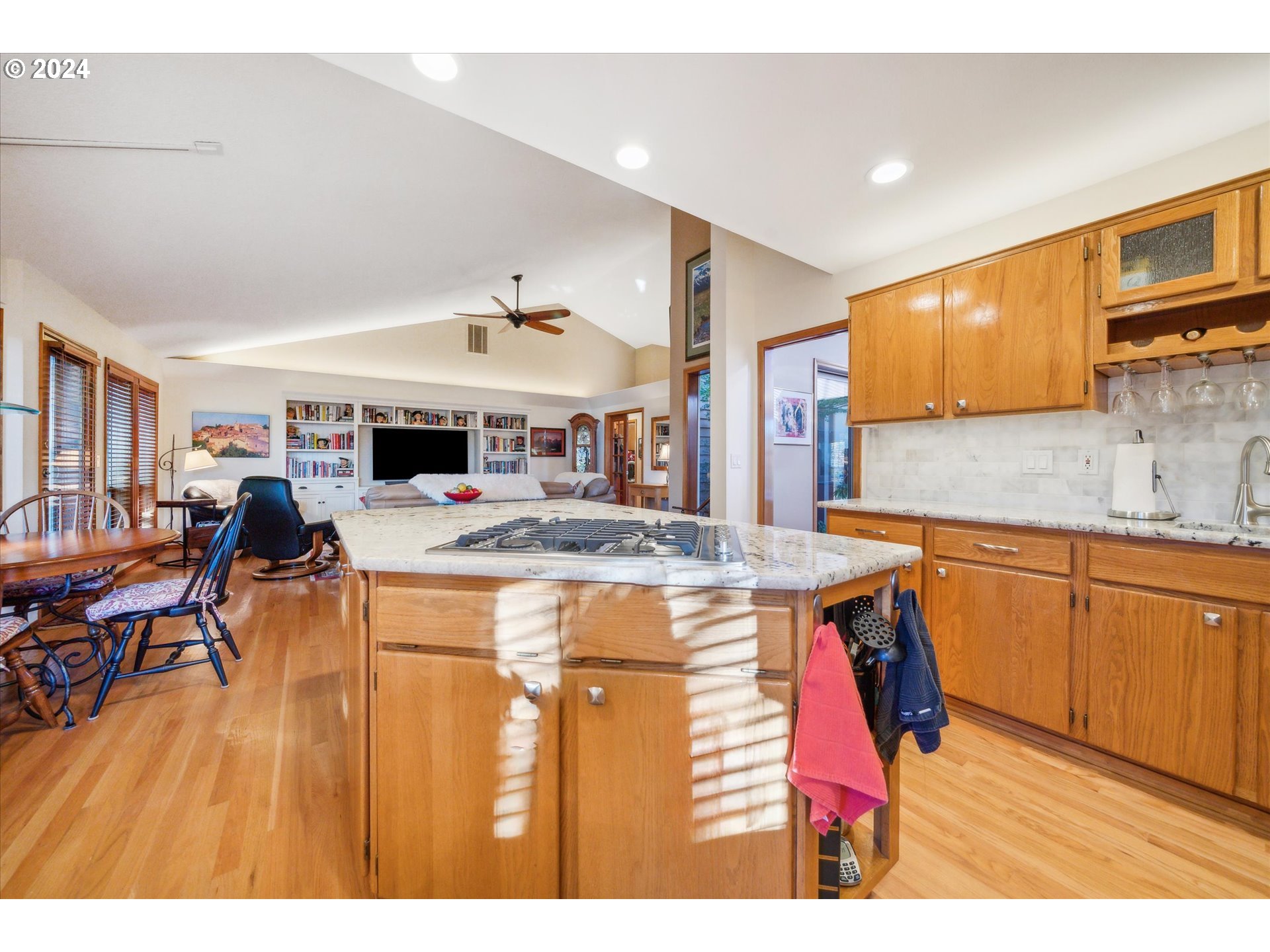 11825 SE SUNNY WAY