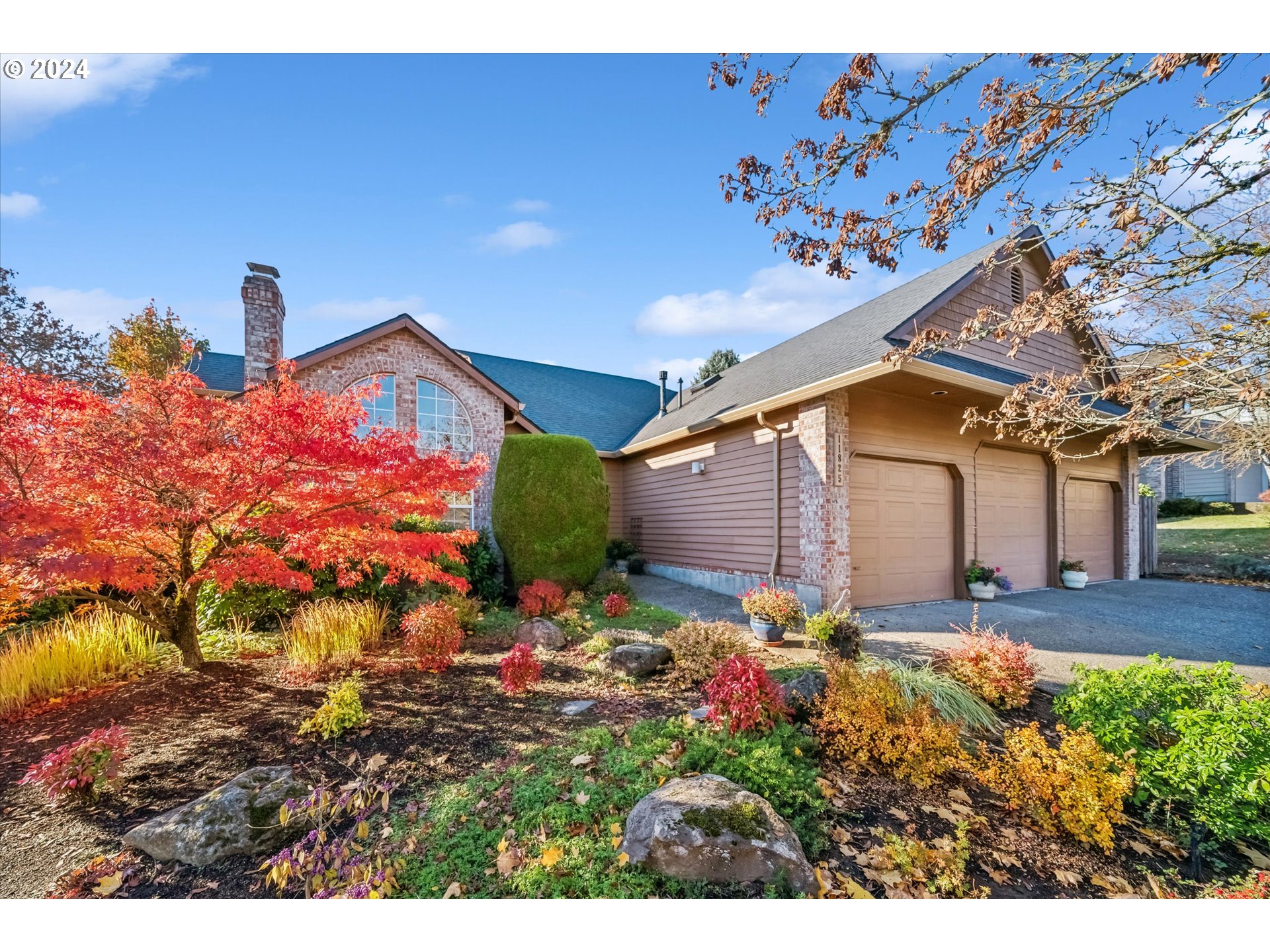 11825 SE SUNNY WAY