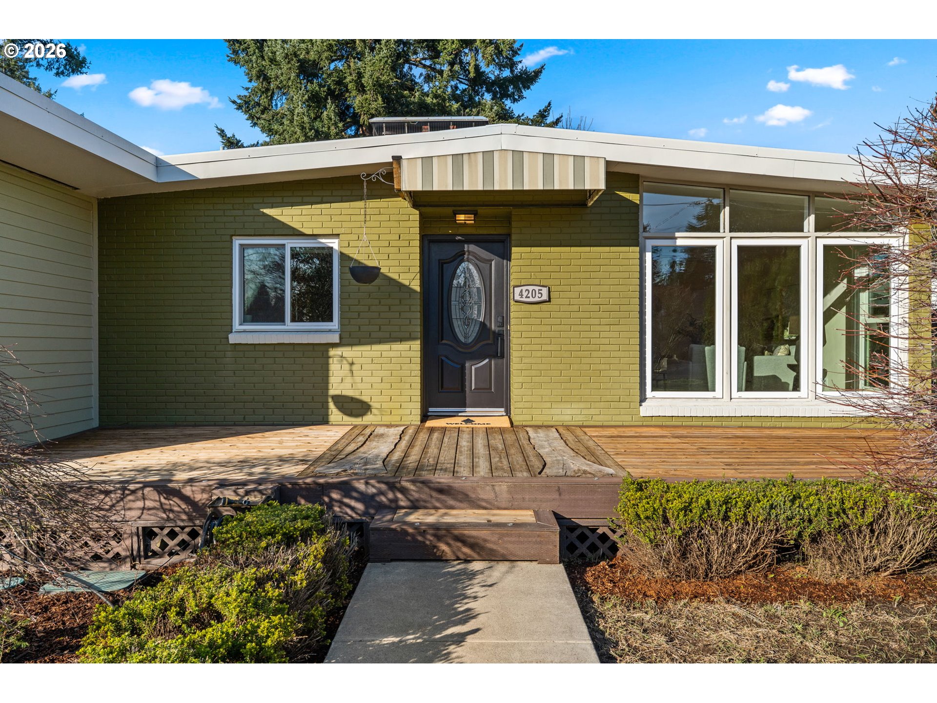 4205 SE WASHINGTON ST