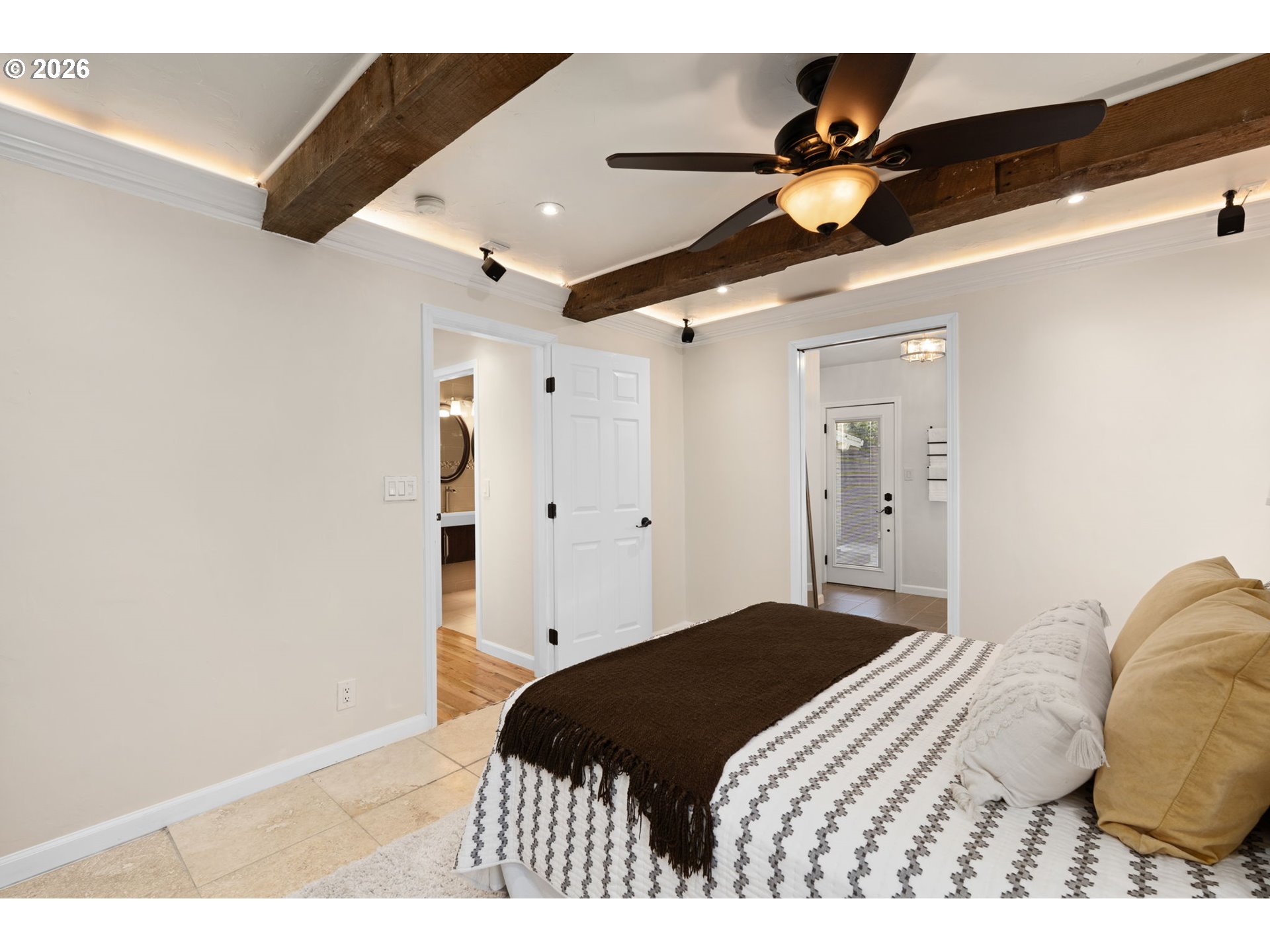 4205 SE WASHINGTON ST