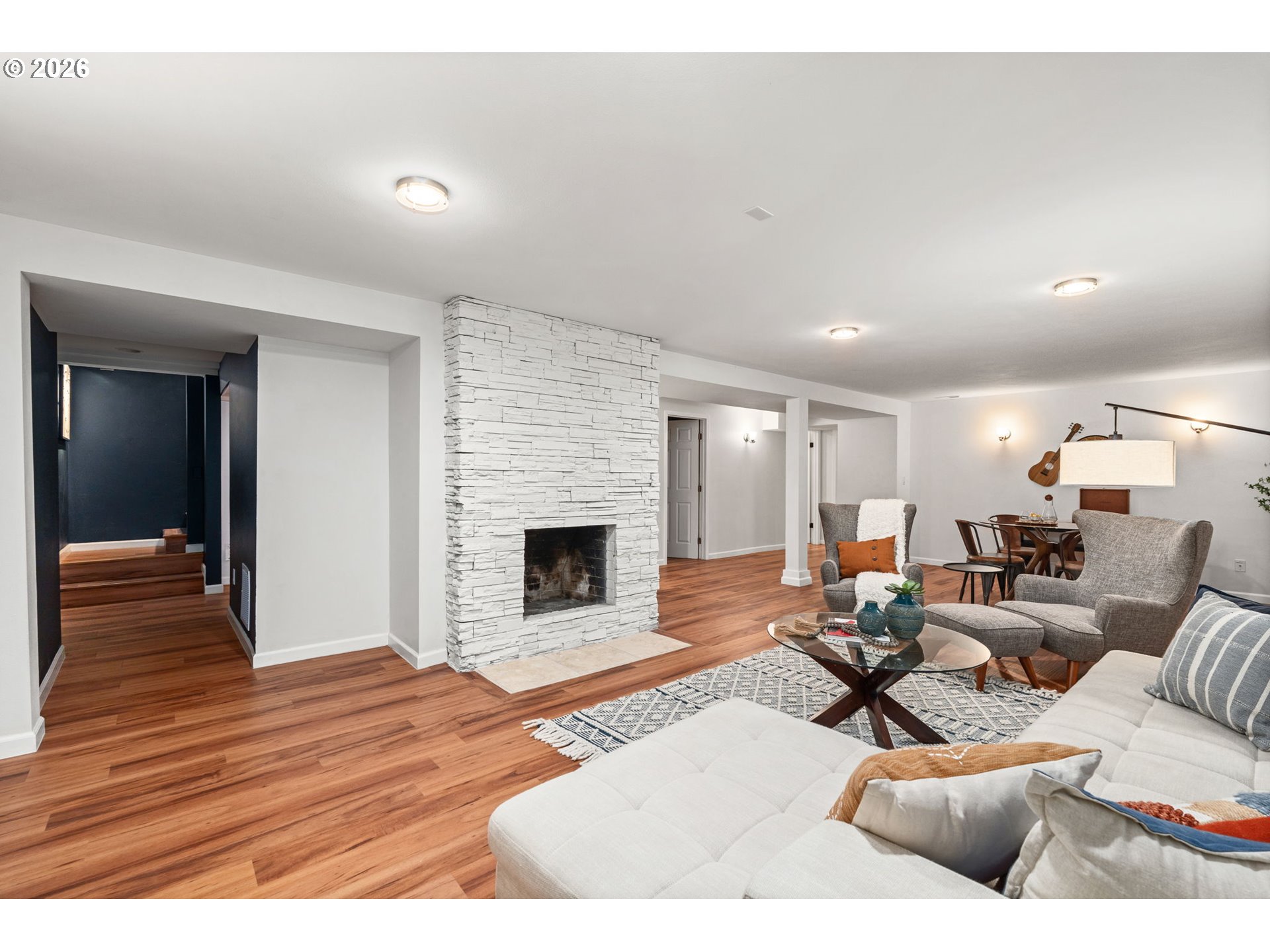 4205 SE WASHINGTON ST