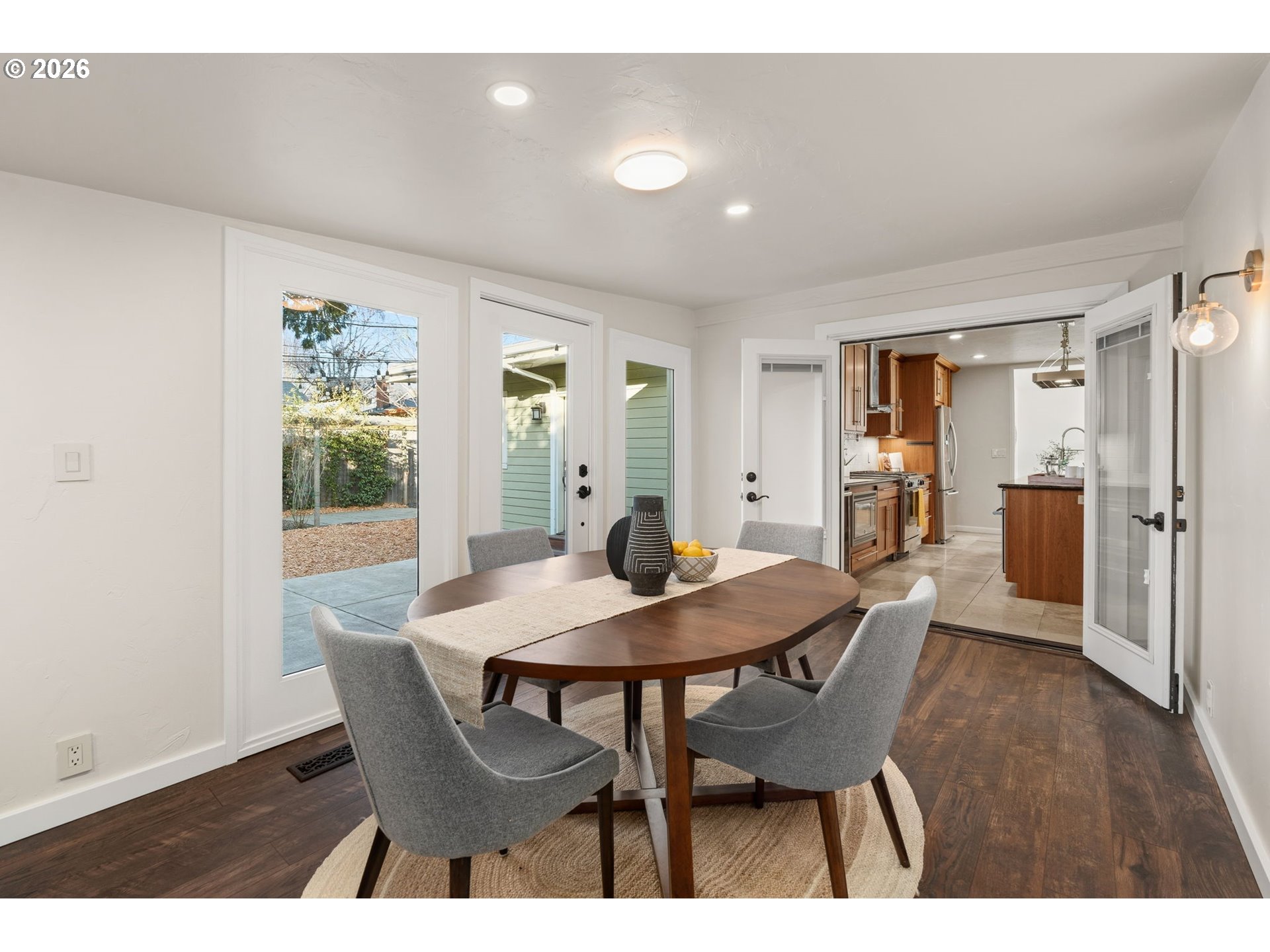 4205 SE WASHINGTON ST