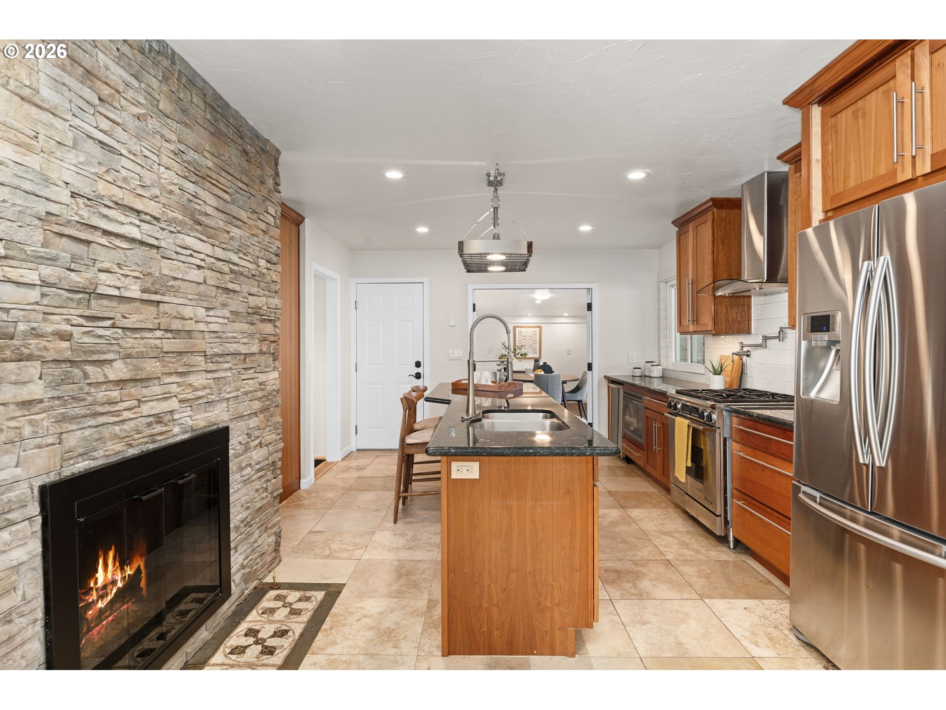 4205 SE WASHINGTON ST