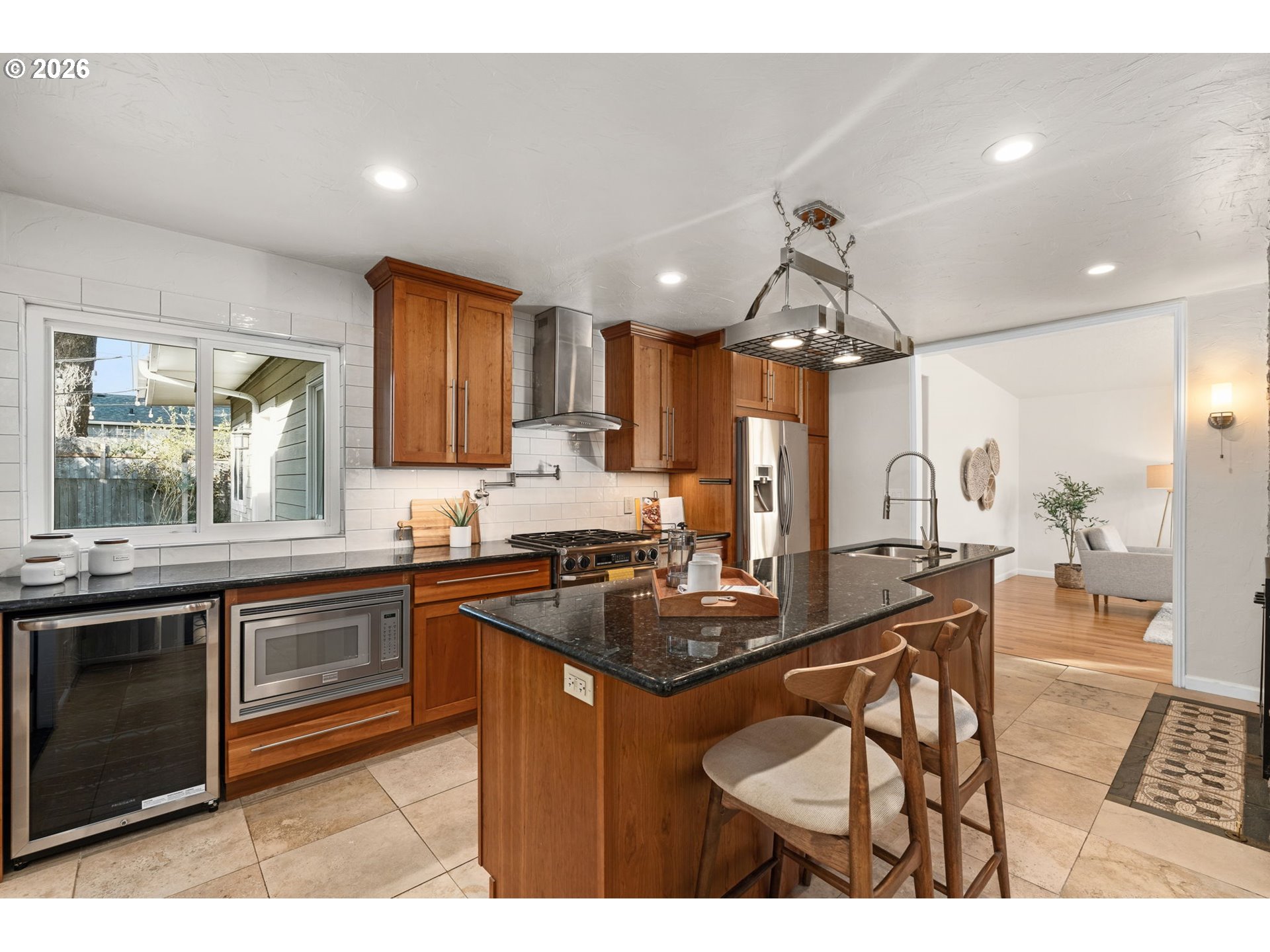 4205 SE WASHINGTON ST