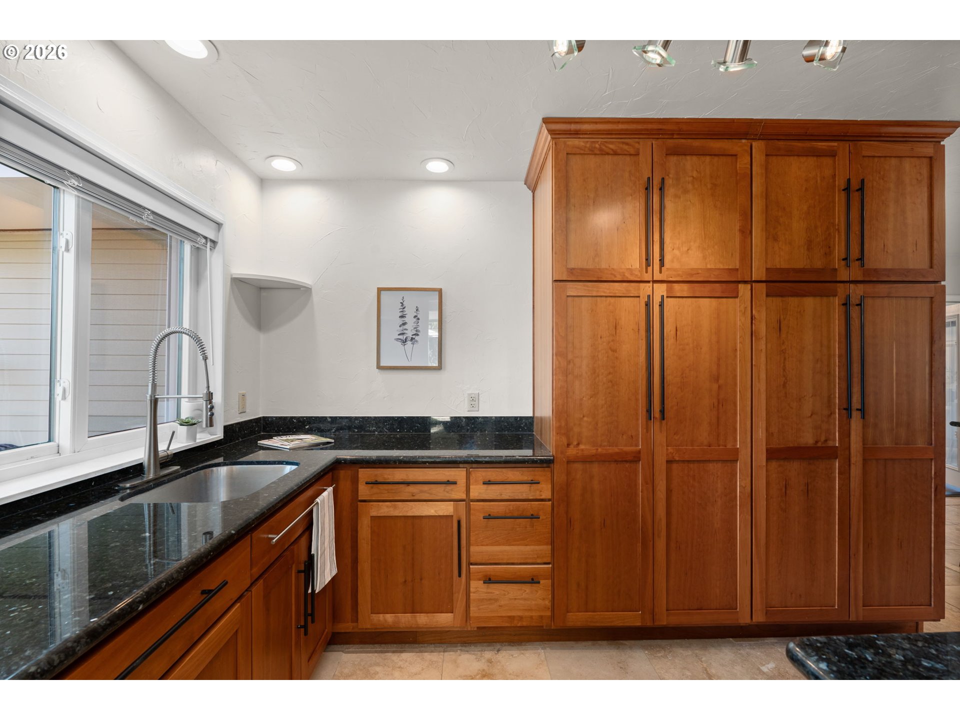 4205 SE WASHINGTON ST