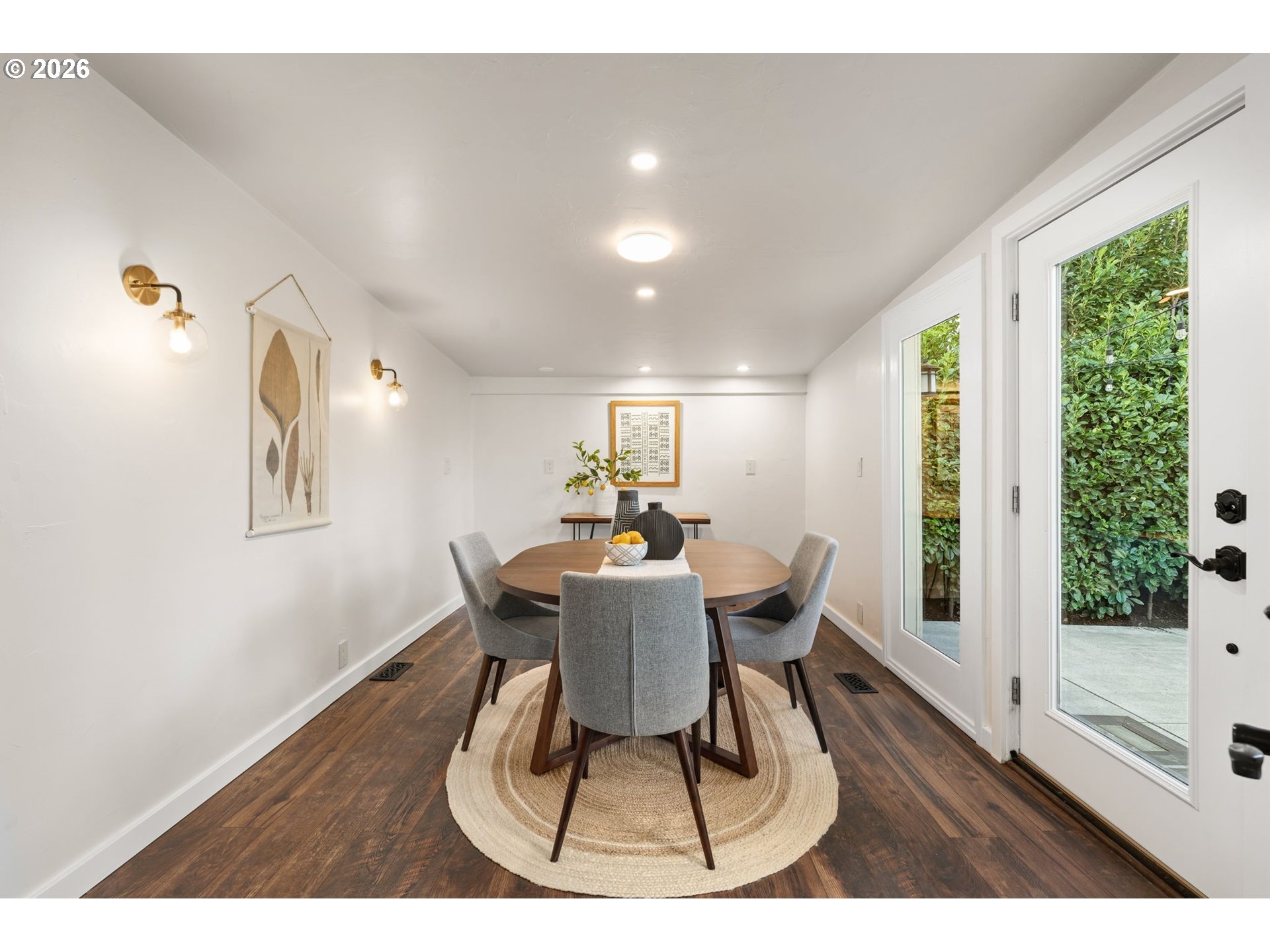 4205 SE WASHINGTON ST