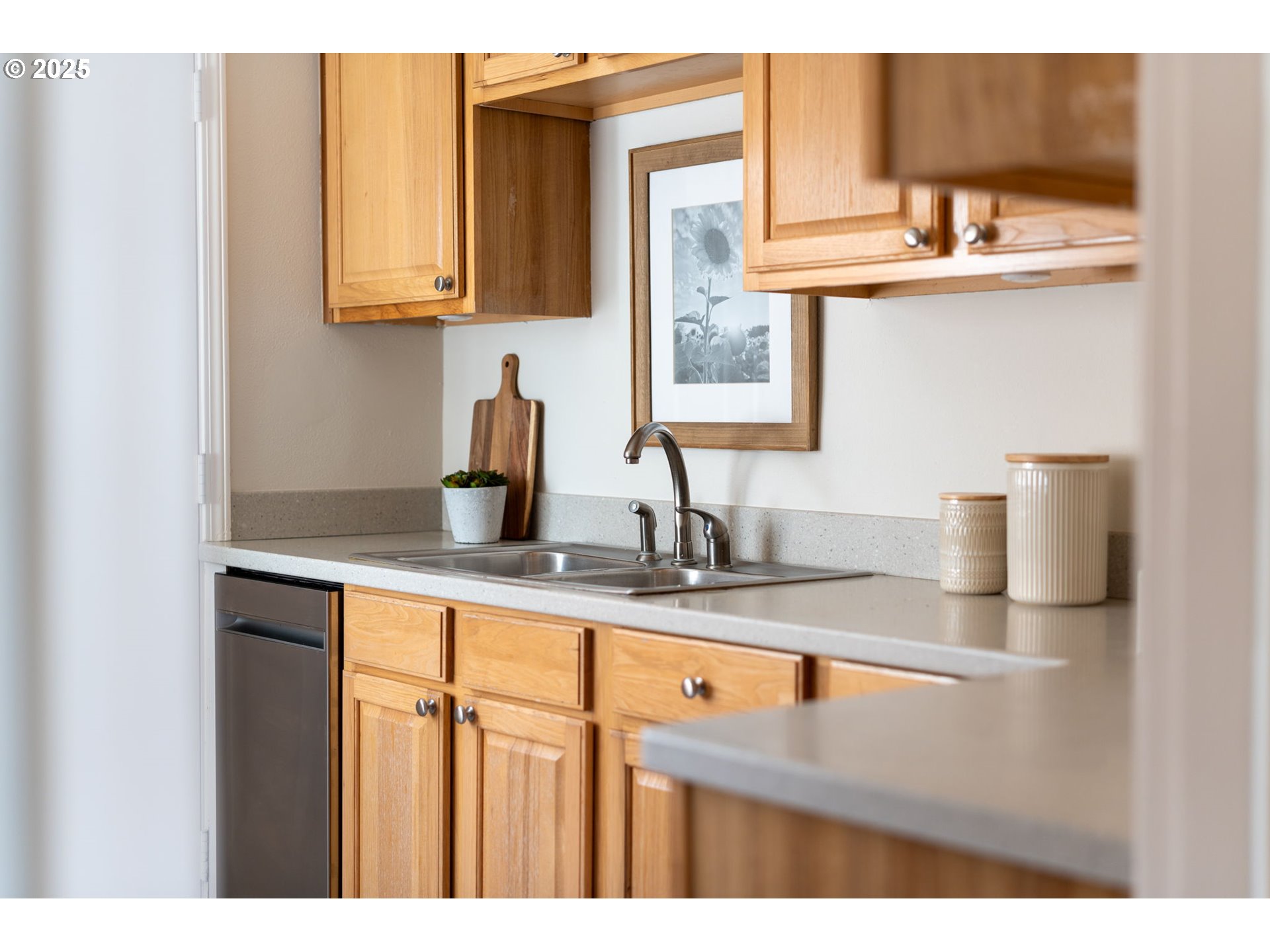 2438 NE KILLINGSWORTH ST 4