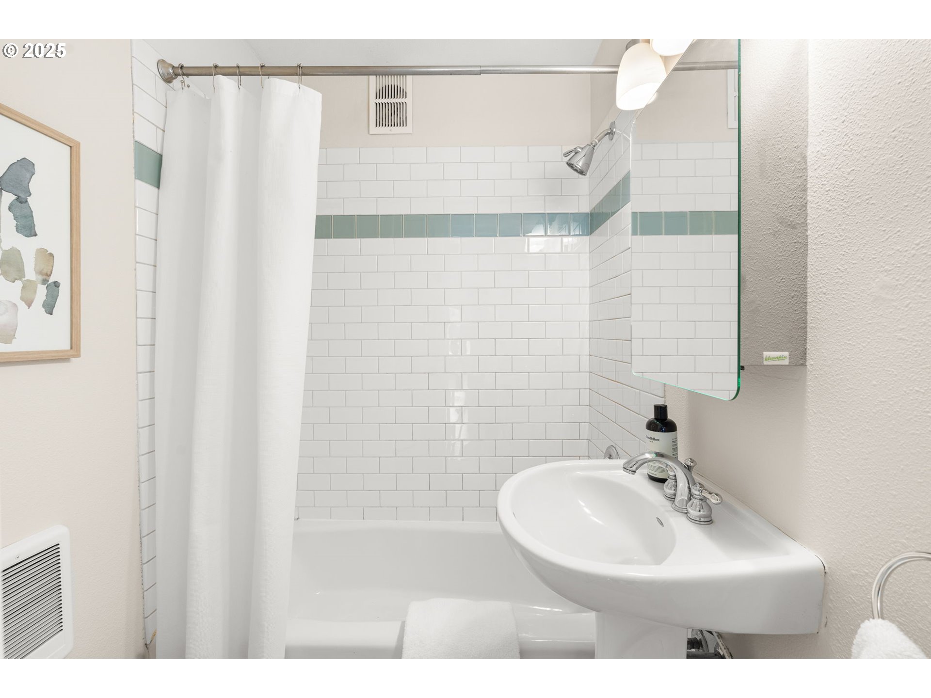 2438 NE KILLINGSWORTH ST 4