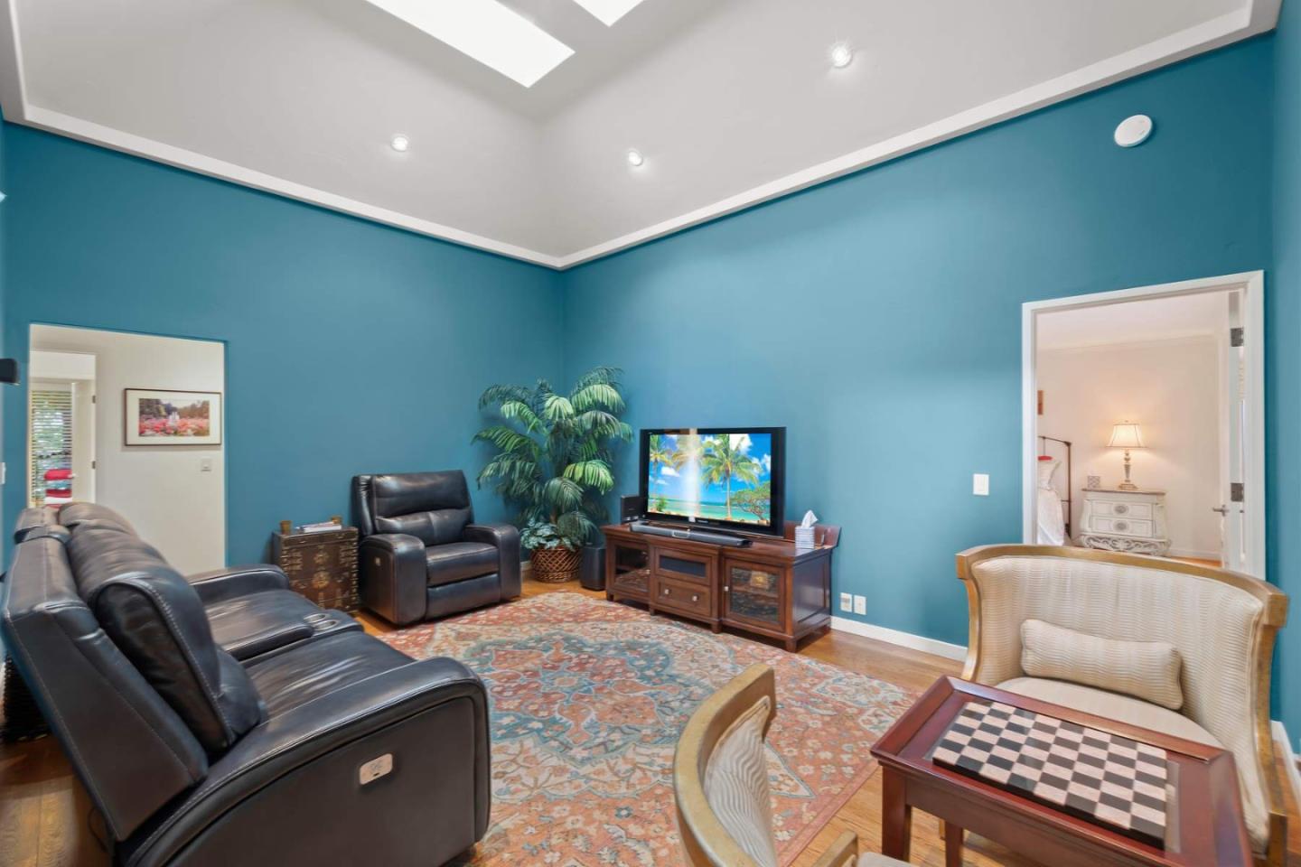 3041 Strawberry Hill Road