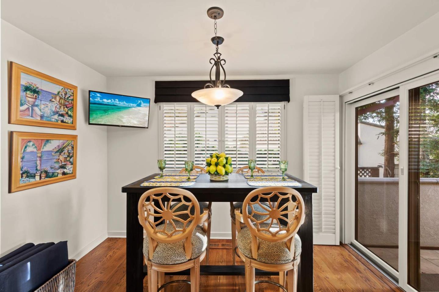 3041 Strawberry Hill Road