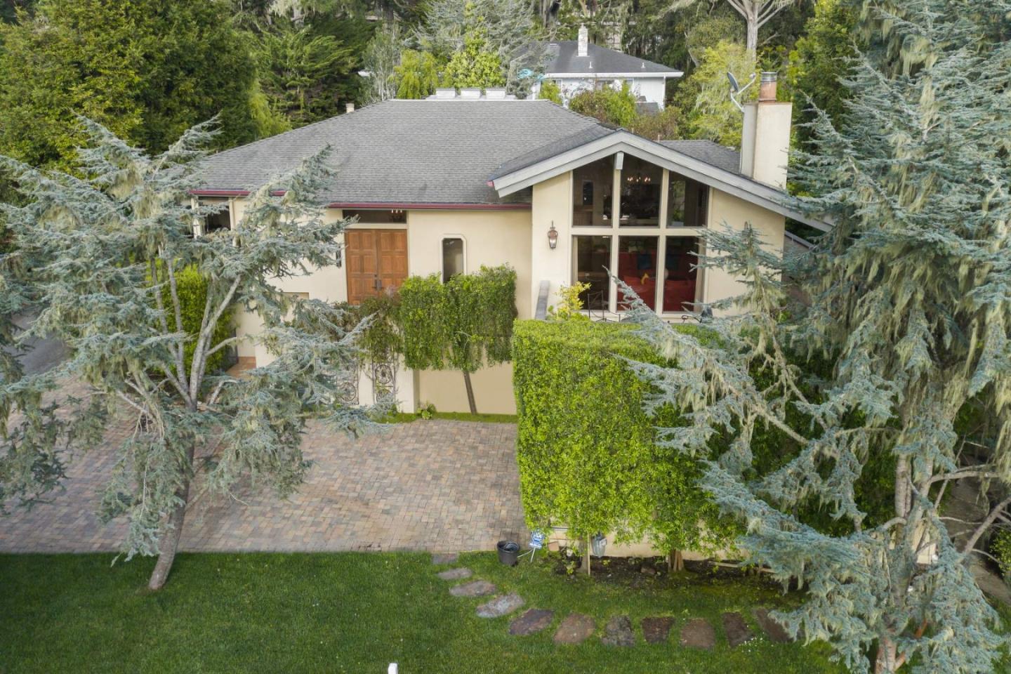 3041 Strawberry Hill Road