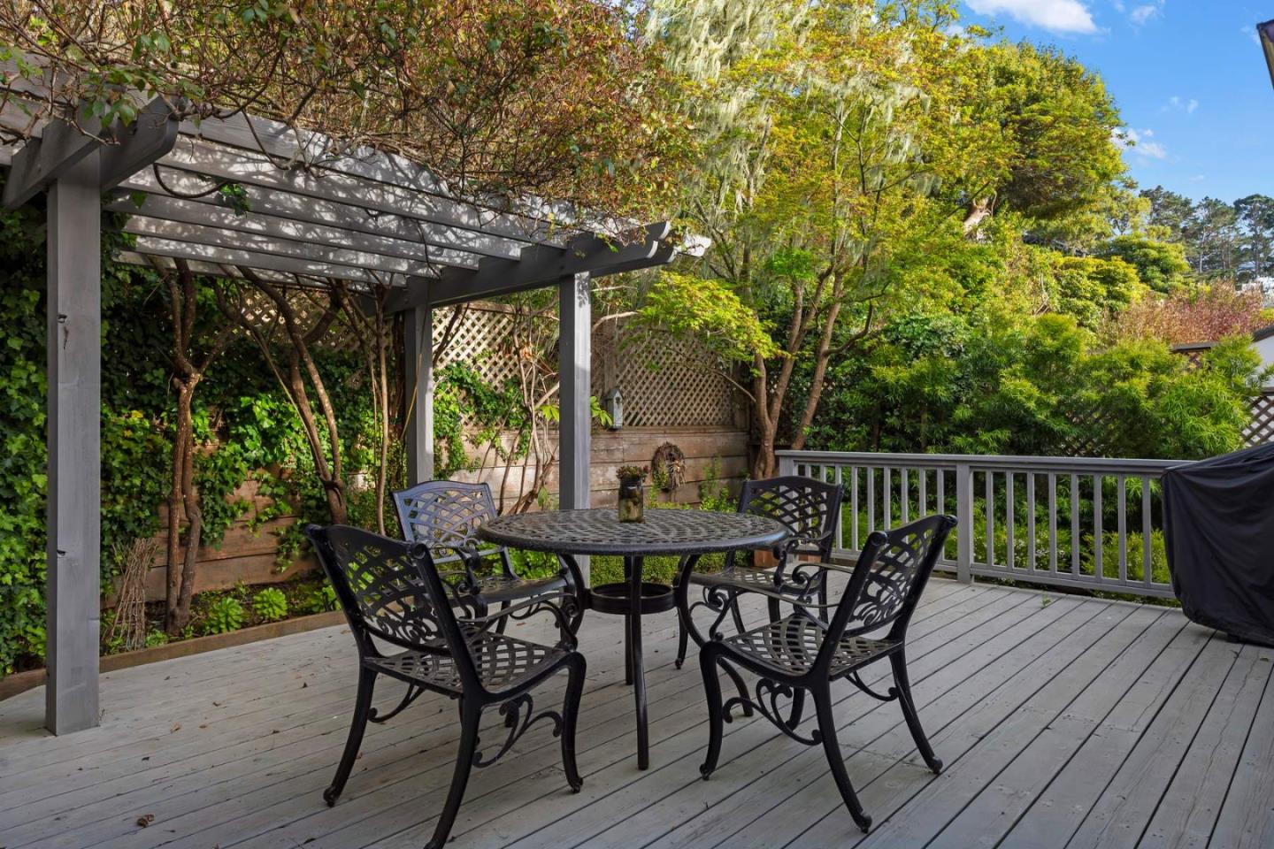 3041 Strawberry Hill Road