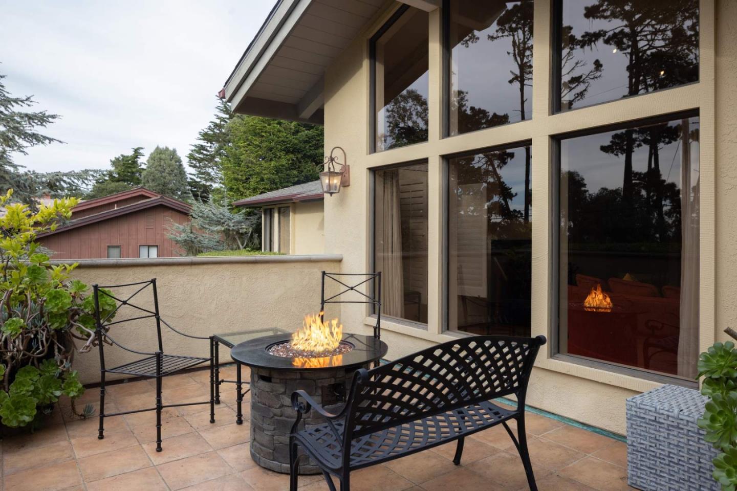 3041 Strawberry Hill Road