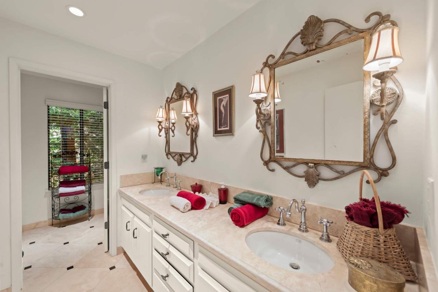 3041 Strawberry Hill Road