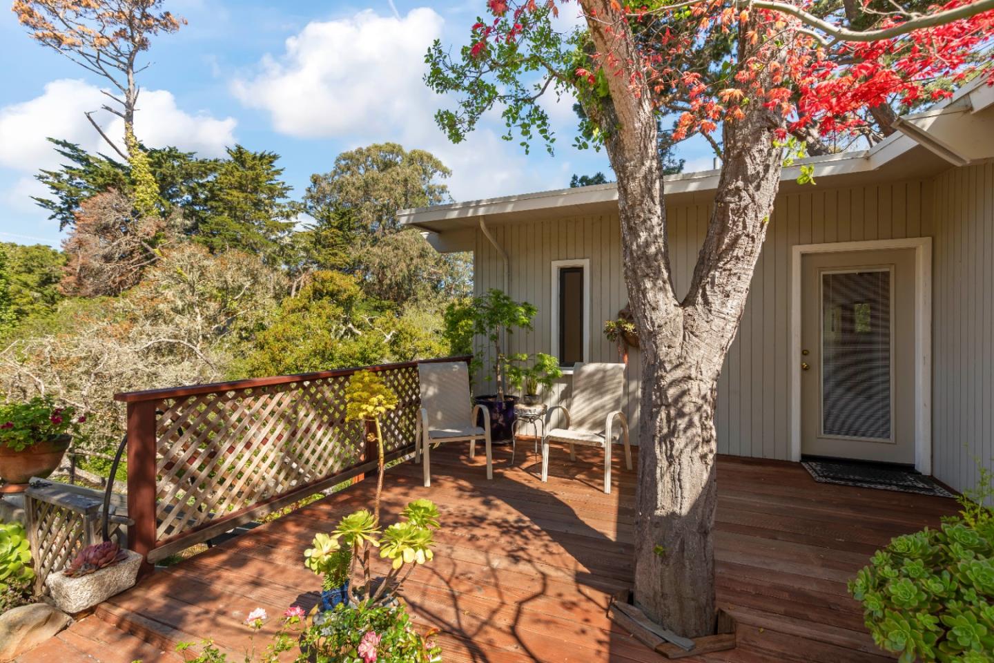 711 Woodcrest Lane
