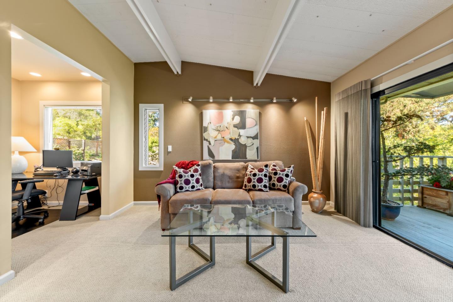 711 Woodcrest Lane