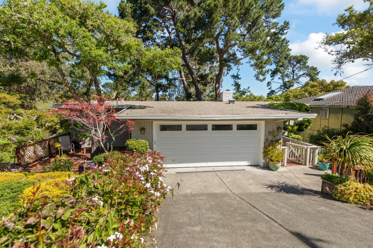 711 Woodcrest Lane