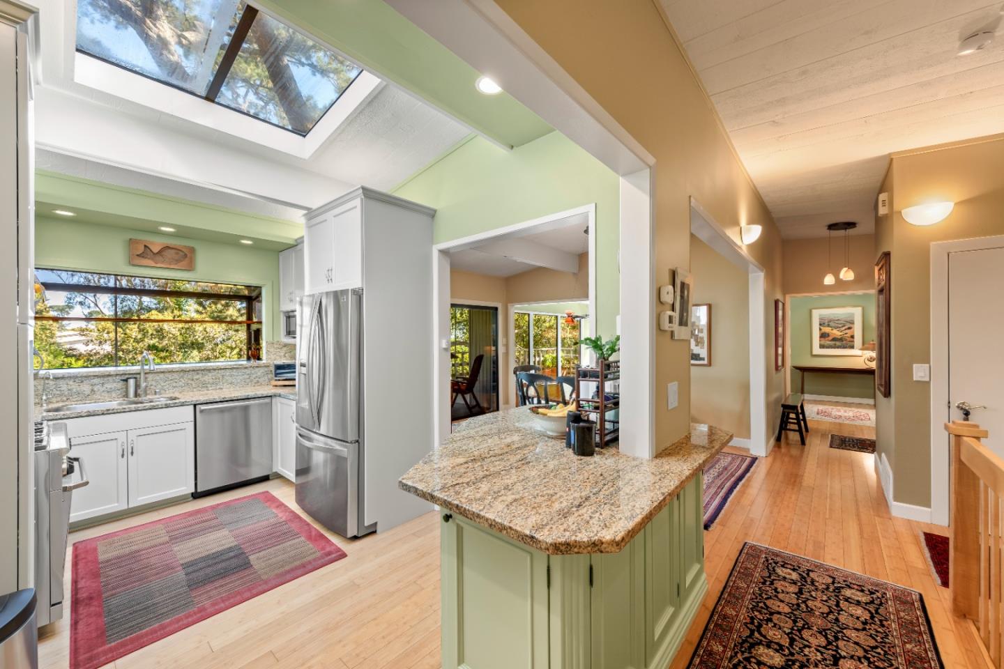711 Woodcrest Lane