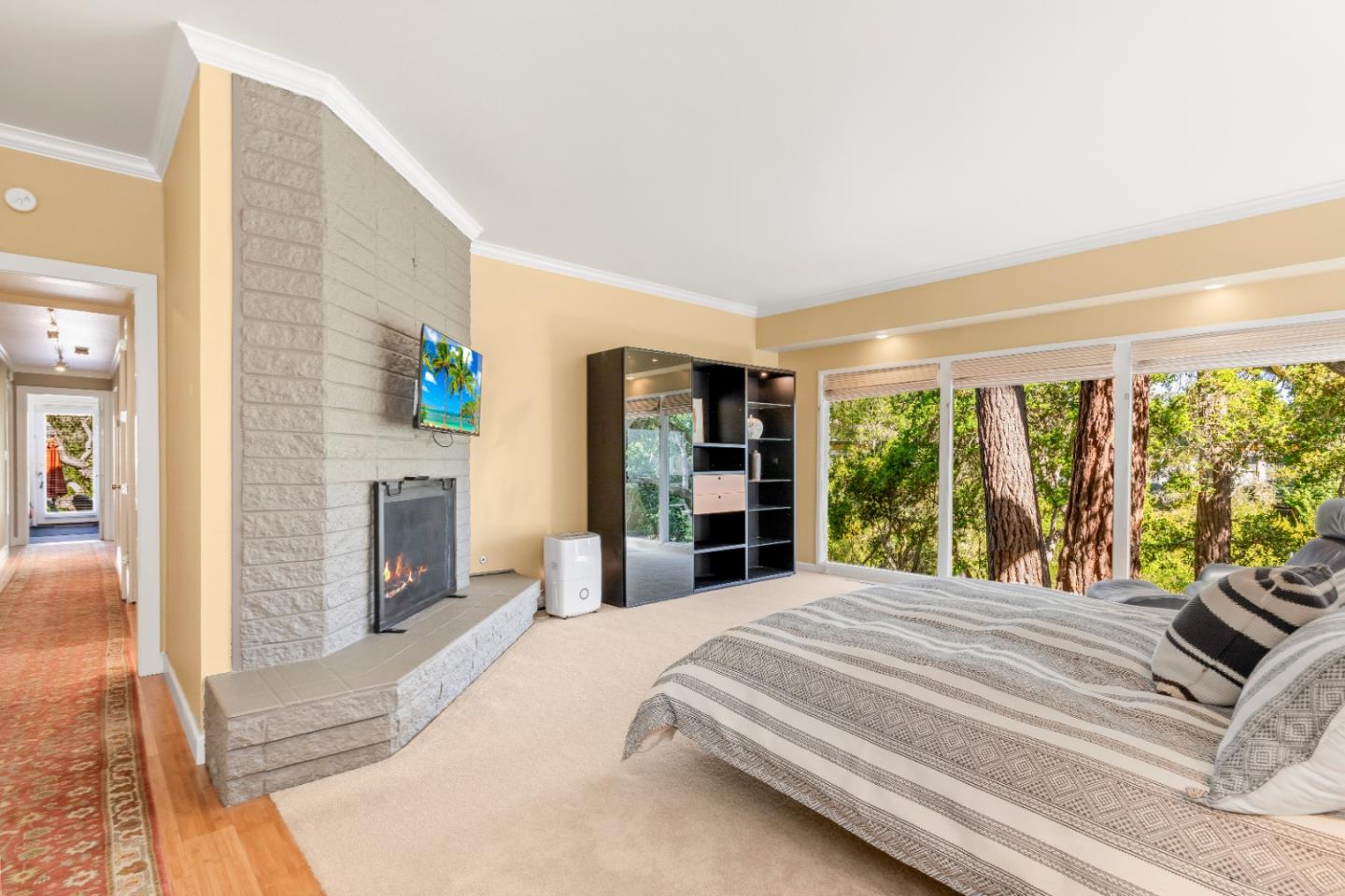 711 Woodcrest Lane