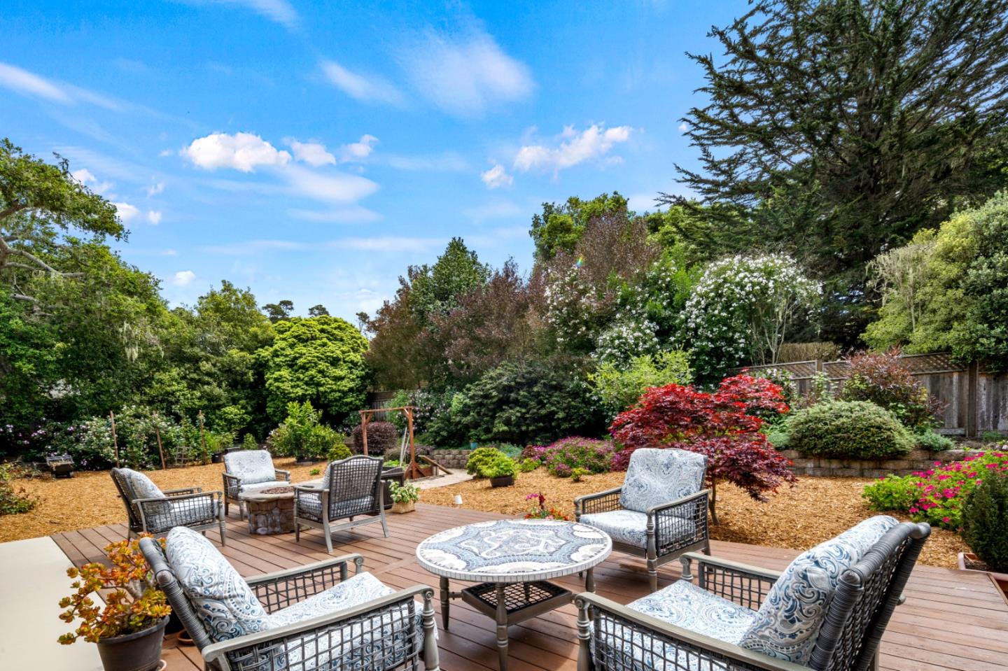 2811 Forest Lodge Road
