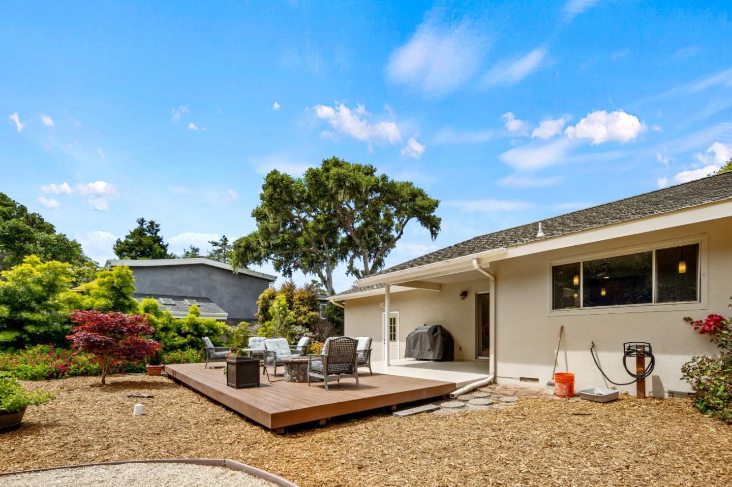 2811 Forest Lodge Road